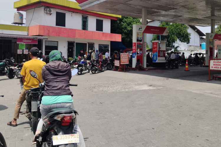 Antrean SPBU di Medan Padat dan Mengular, Pertamina: Penyebabnya Lonjakan Permintaan Periode Libur Sekolah
