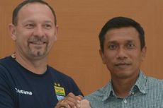 Jelang Kontra Sriwijaya FC, Dejan Antonic Tak Lirik Statistik