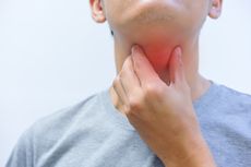 7 Cara Mengatasi Tenggorokan Gatal Secara Alami dan dengan Bantuan Obat