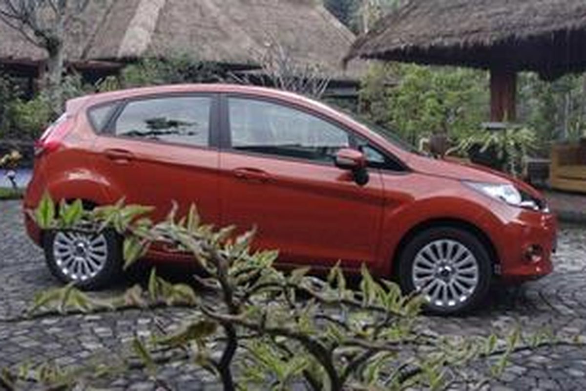 Tarikan garis yang nyata bagian dari kinetic design. Warna oranye, jadi andalan selain Phantom Purple dan Phantom Blue