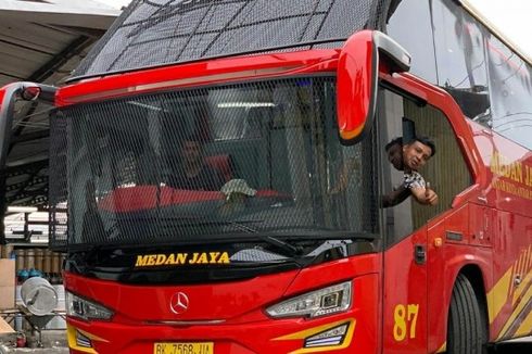 Sering Dilempar Batu, Bus Lintas Sumatra Pakai Kerangkeng Kaca Depan