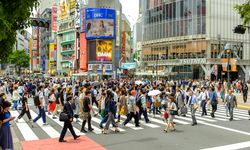 Shibuya Tokyo Pasang Poster soal Sampah, Wisatawan Diingatkan Pakai Tempat Daur Ulang