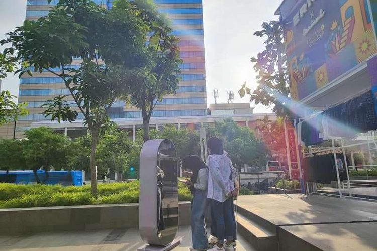 Mesin foto otomatis di depan Gedung Sarinah Thamrin, Jakarta Pusat 