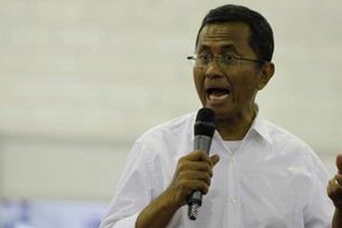 Menteri Badan Usaha Milik Negara, Dahlan Iskan saat menjadi pembicara di acara Kompas Karier Fair 2012, di Balai Kartini Jakarta, Sabtu (28/4/2012).  