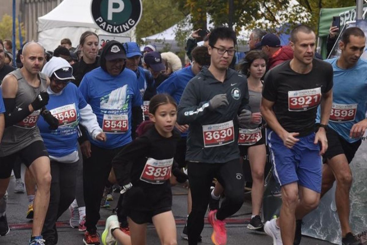 Bocah berusia 11 tahun asal Kanada, Sawyer Nicholson, pecahkan rekor dunia dalam lomba lari 5K di ajang Niagara Falls International Marathon.