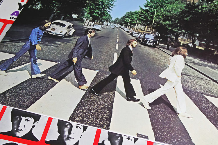 Sampul album rekaman vinil Abbey Road dari band musik The Beatles yang dirilis pada 1969
