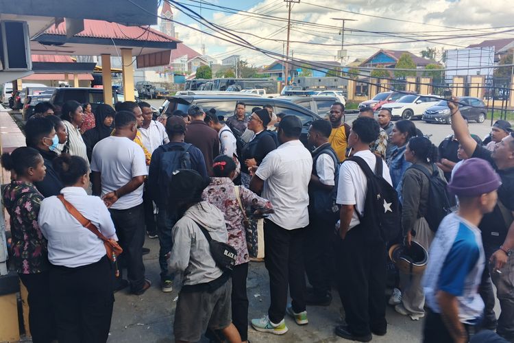 Lewat Grup whatsApp, Ratusan Pencari Kerja Tertipu Loker di Freeport, Bayar hingga Rp 8 Juta