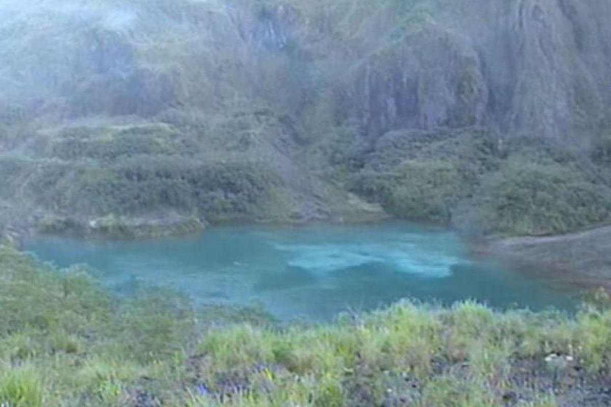 Kondisi kawah Gunung Kelud 1.731 mdpl dari cctv PVMBG, Jumat (30/5/2025).