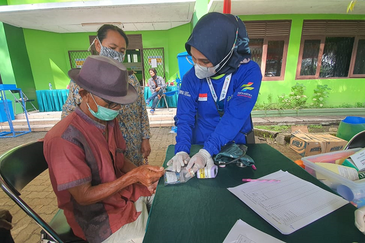  Posko pelayanan kesehatan yang didirikan Pertamina untuk menangani warga terdampak insiden kebakaran Kilang Balongan. 