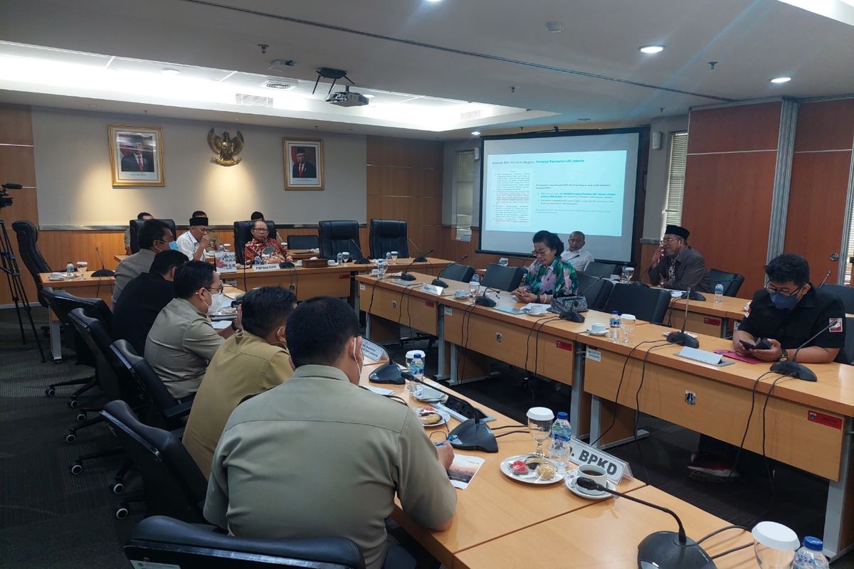 Suasana rapat Panitia Khusus (Pansus) Jakarta Pasca-perpindahan Ibu Kota Negara (IKN) di Gedung DPRD DKI Jakarta, Senin (15/8/2022).