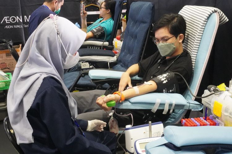 Donor darah di Aeon mall Tanjung Barat