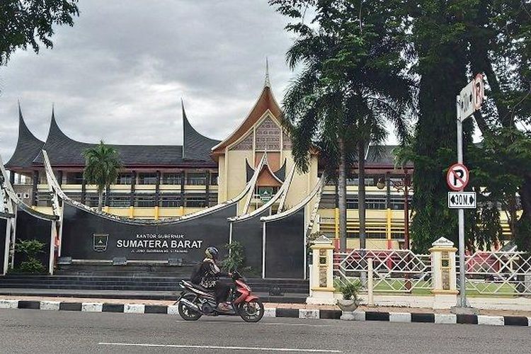 Kantor Gubernur Sumatera Barat yang kerap disebut Rumah Bagonjong.