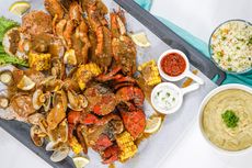 Resep Rendang Seafood Platter dan Garlic Butter Rice untuk Bukber