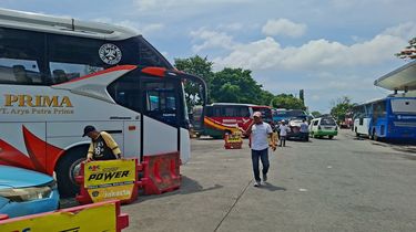 Arus Balik Lebaran 2026, Ribuan Penumpang Tiba Kembali Tiba di Terminal Kalideres