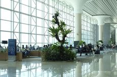 Polisi Gelar Rekonstruksi Kasus Pembakaran Rumah Hakim Tipikor Khamazaro