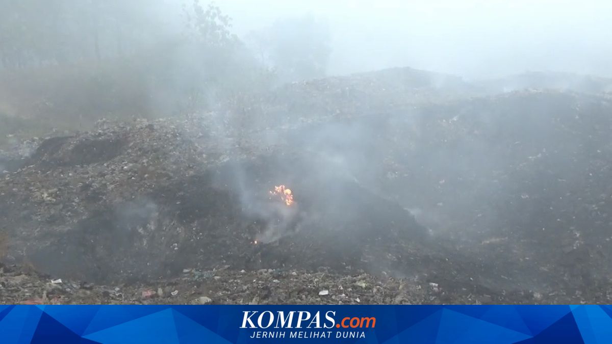 Titik Api Kembali Muncul di TPA Cikolotok Purwakarta, Warga Keluhkan Asap hingga Sesak Napas