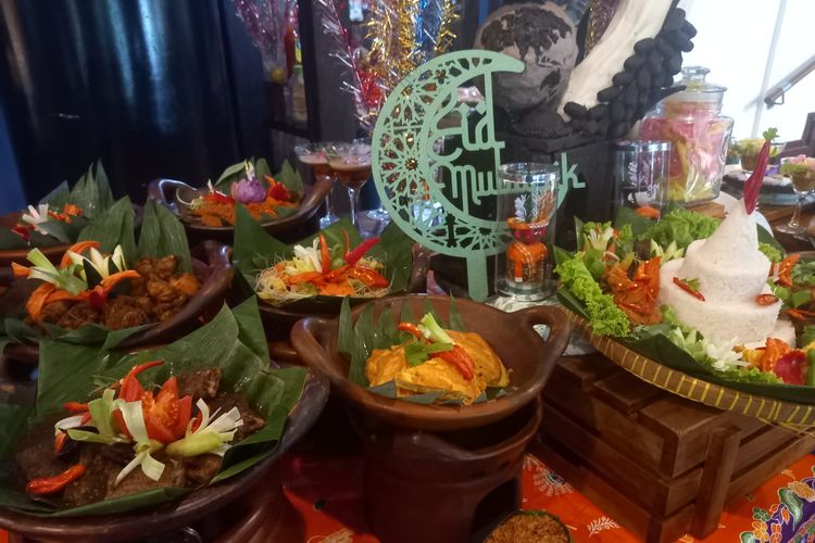 Nasi ulam, gabus pucung, ayam goreng laos menu preview ramadhan aryaduta suites semanggi