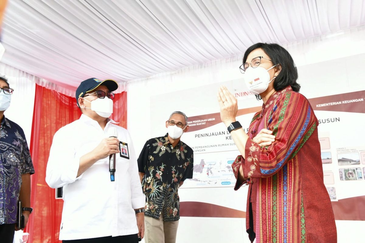 Menteri Keuangan Sri Mulyani Indrawati ketika kunjungan kerja ke Papua dan meresmikan Rusunara, Jumat (26/11/2021).