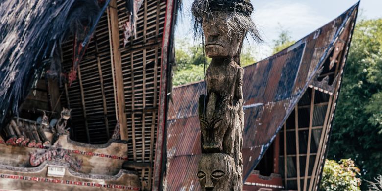 BÂTON magique dit Tunggal panaluan, en bois sculpté