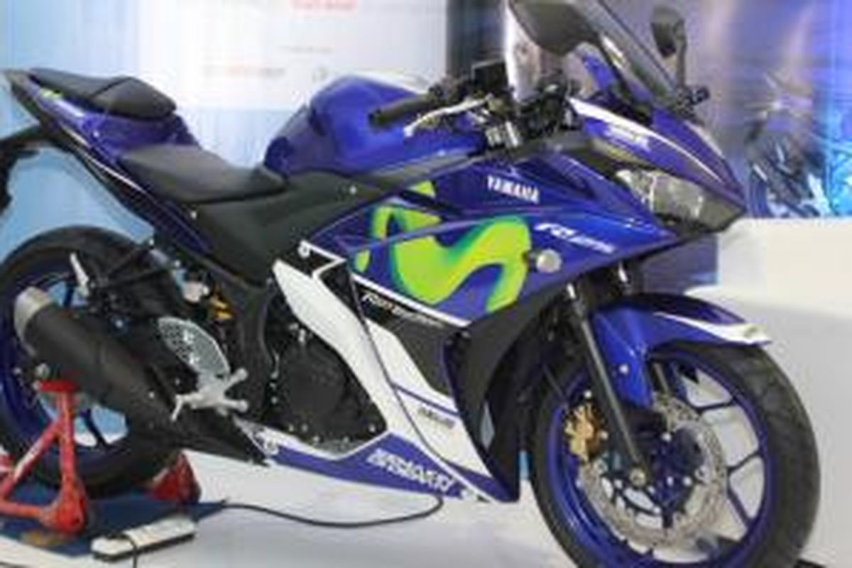 Yamaha Indonesia meluncurkan R25 dan R15 dengan livery Movistar MotoGP.