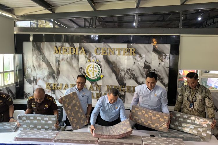 Kejari Surabaya Setor Rp 9 Miliar Uang Kasus Judi Online Jaka Purnama ke Kas Negara