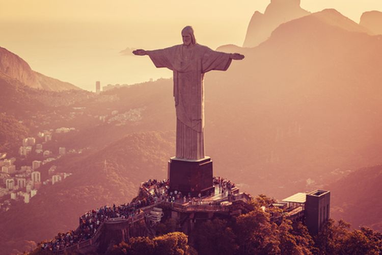 Patung Christ the Redeemer Rio de Janeiro