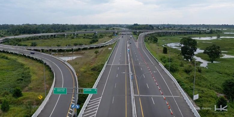 PT Hutama Karya (Persero) berinisiatif untuk menerapkan konsep infrastruktur berkelanjutan untuk proyek Jalan Tol Trans Sumatera (JTTS), mencakup seluruh tahapan dari perencanaan hingga pengoperasian.