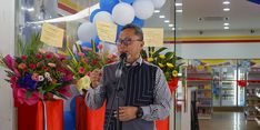 Tingkatkan Ekspor Produk UMKM ke Malaysia, Zulkifli Hasan Resmikan Minimarket Domart