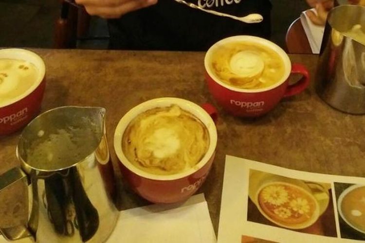Caffee latte art, seni menghias kopi.