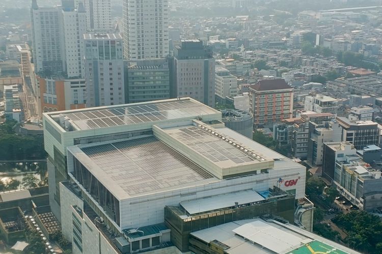 PLTS Atap di Mal Grand Indonesia, Jakarta Pusat.