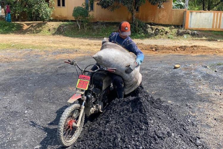 Kisah Kuli Ngepok Batu Bara di Lebak Banten, Sudah Ada sejak Zaman Jepang