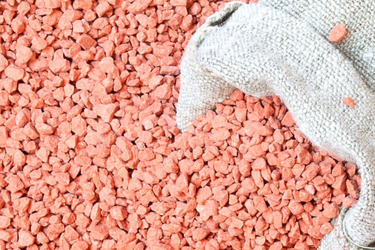 Ilustrasi pupuk KCl.