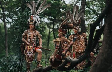 Asal-usul dan Tradisi Turun-temurun Suku Dayak Halaman all ...