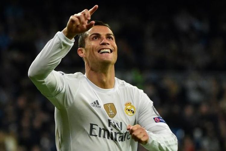 Bintang Real Madrid, Cristiano Ronaldo, merayakan golnya ke gawang Malmo, 8 Desember 2015.