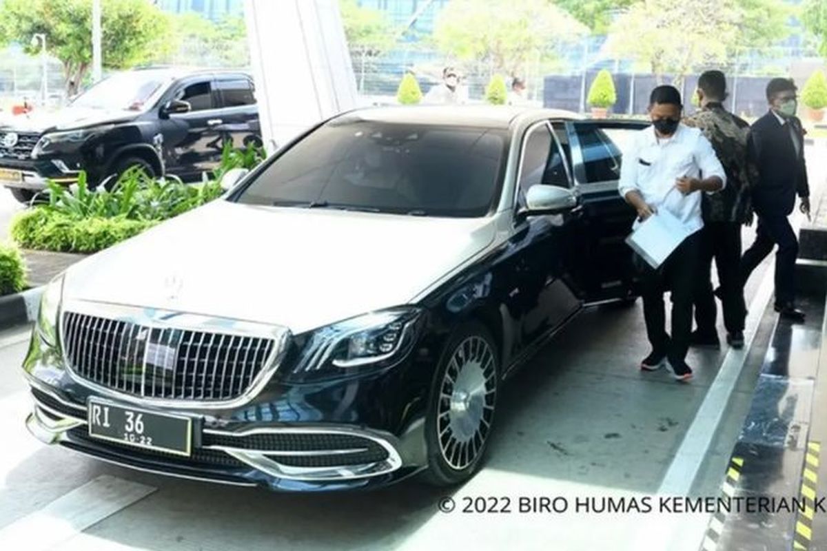 
Mercedes-Maybach S650 yang dijadikan mobil dinas Menteri Komunikasi dan Informatika non-aktif Johnny G Plate.