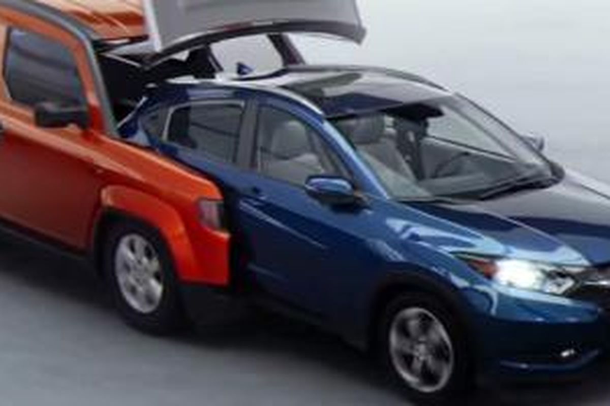 Honda HR-V keluar dari SUV Element dalam iklan terbaru Honda.