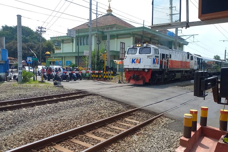 Cerita Heroik Penjaga Perlintasan Kereta di Yogyakarta, Gagalkan Upaya Bunuh Diri