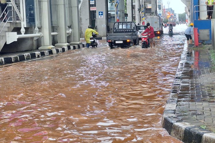 Ilustrasi Banjir merendam wilayah Tangerang Selatan.
