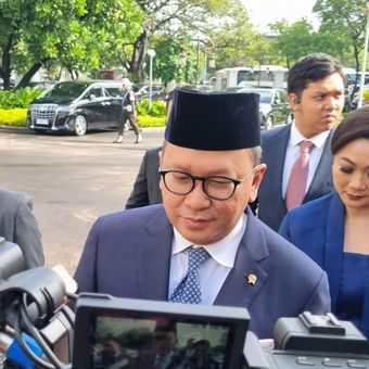 Menteri Investasi dan Hilirisasi Rosan Roeslani mendatangi Istana Kepresidenan, Jakarta, Senin (24/2/2025).