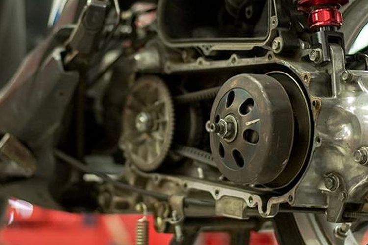 Kapan Waktu Ideal Servis CVT Motor Matik?