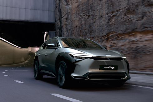 Toyota Enggan Buru-buru Beralih ke Kendaraan Listrik