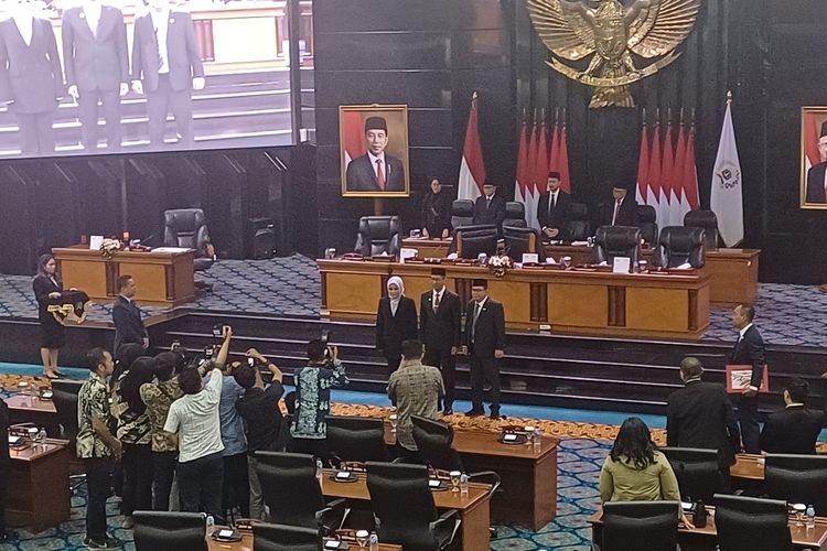 Penjabat Gubernur DKI Jakarta Heru Budi Hartono dalam rapat paripurna penyerahan Raperda APBD DKI Jakarta 2024 di Gedung DPRD DKI Jakarta, Kamis (5/10/2023).