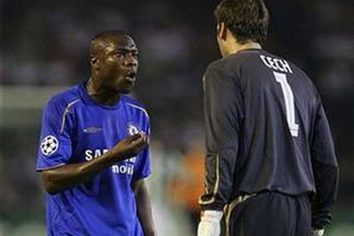 William Gallas dan Petrc Cech saat keduanya masih membela Chelsea.
