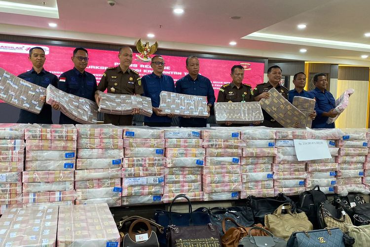 Daftar Lengkap Barang Bukti Korupsi Tambang Kukar: Uang Rp 214 M, Tas Branded, dan Mobil Mewah