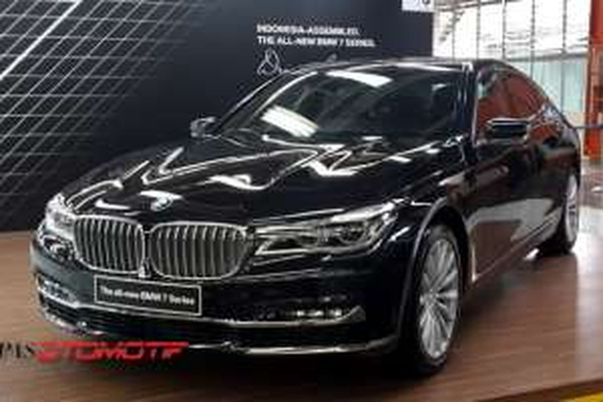 BMW 730Li yang dirakit secara lokal di Sunter, Jakarta Utara.