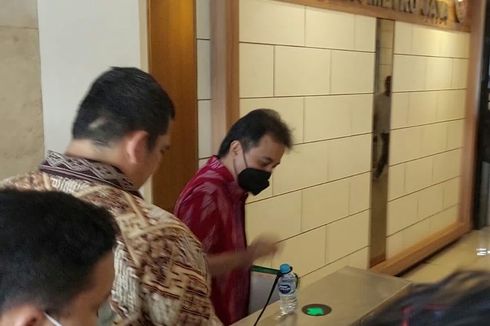 Roy Suryo Datangi Mapolda Metro Jaya, Diperiksa sebagai Terlapor Kasus Meme Patung Sang Buddha Mirip Jokowi