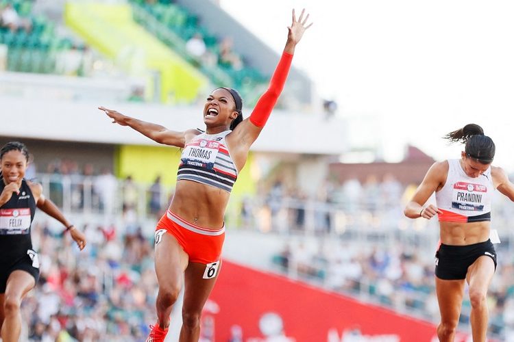 Sprinter Amerika Serikat Gabby Thomas saat tampil dan memenangi nomor 200 meter putri US Olympic Trials, 26 Juni 2021.