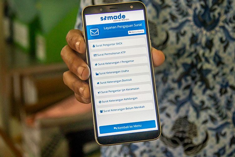 Simade, aplikasi layanan kependudukan via online di Desa Papahan, Karanganyar