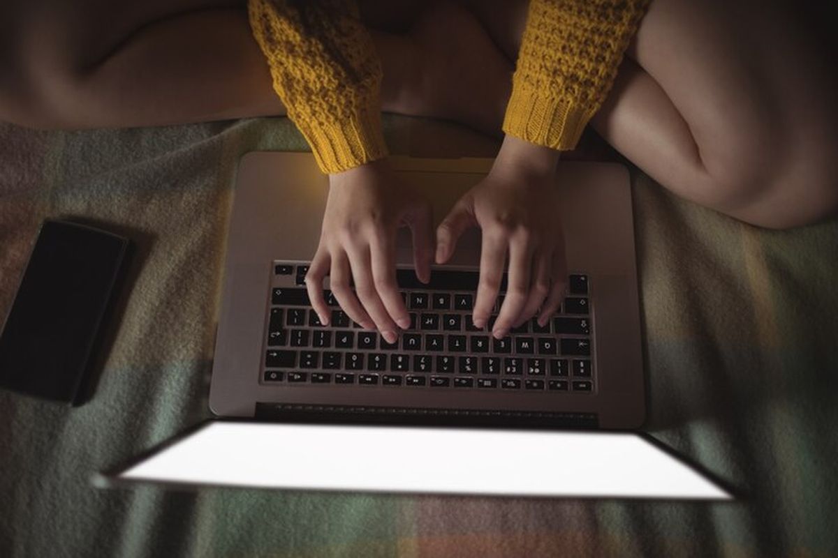 Ilustrasi korban love scam. Kisah Korban Love Scam yang Menyasar Warga Sukoharjo, Terbuai Janji Manis hingga Rugi Puluhan Juta