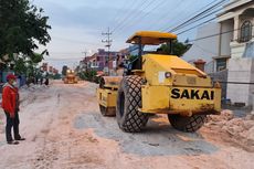 Jalan Raya Pucangro Lamongan Diperbaiki, Lalu Lintas Dialihkan Sementara
